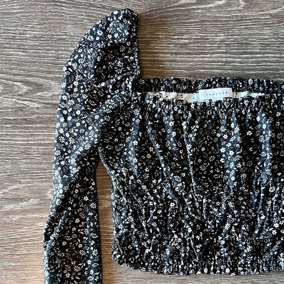 Topshop / Cropped Long Sleeve / US 2 - Picture 2 of 8